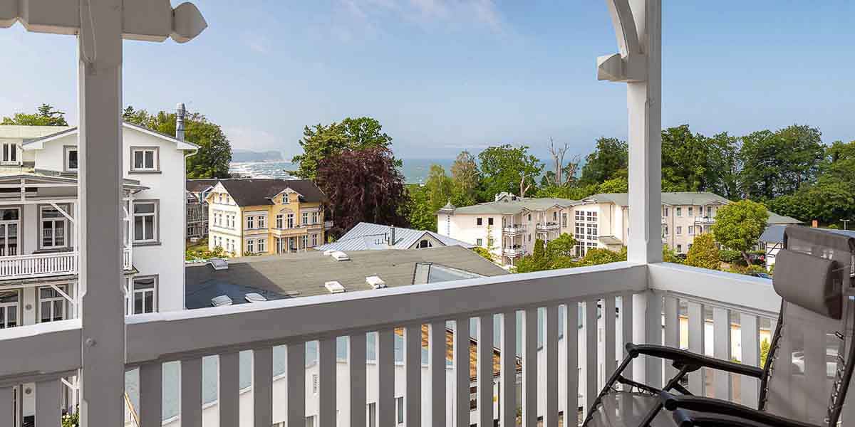 Meerblick vom Balkon der Ferienwohnung auf die Ostsee - den Nordstrand von Göhren Rügen